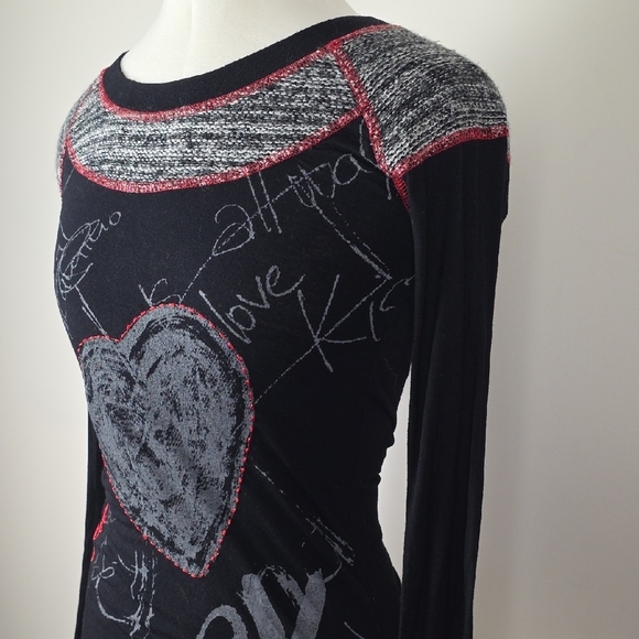 Desigual Long Sleeve Graphic Knit Top Black Gray Red Heart Print Women’s Size S - Picture 3 of 10